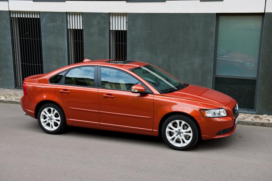  Volvo S40 2008 года  (фото 15 из 105)
